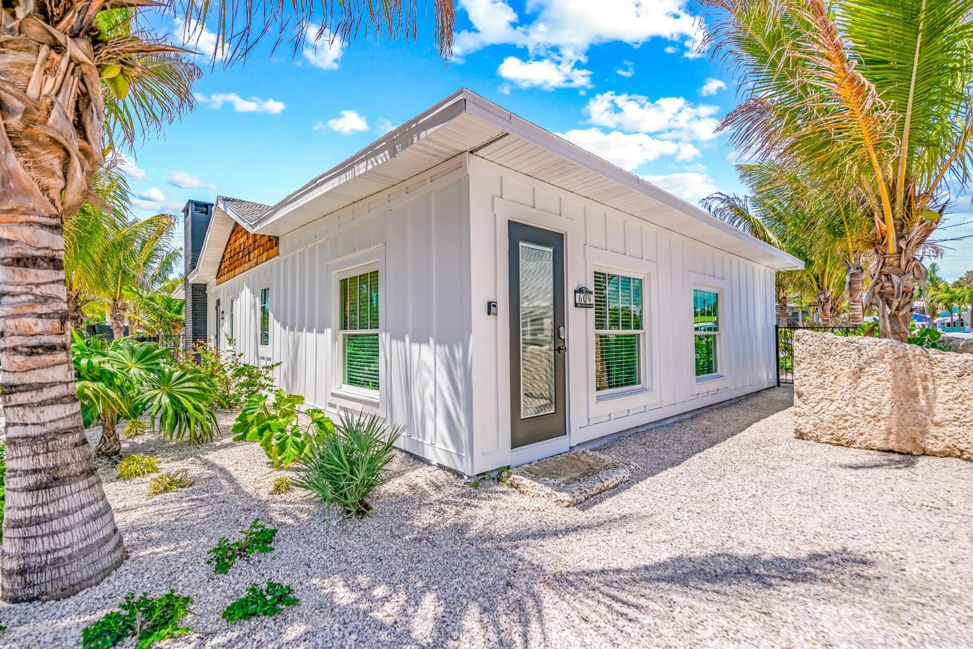 Pelican Post at Anna Maria Island Inn — hotel in Bradenton Beach, Florida