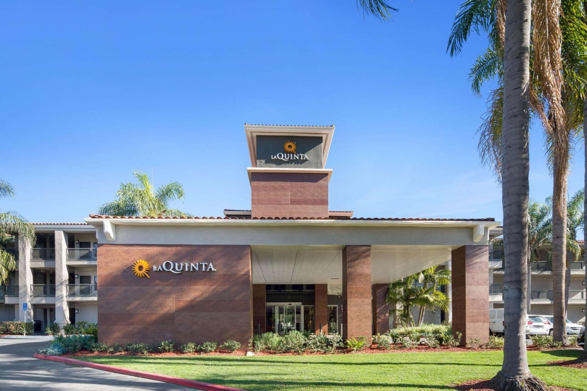 La Quinta by Wyndham Orange County Airport — hotel in Santa Ana, California