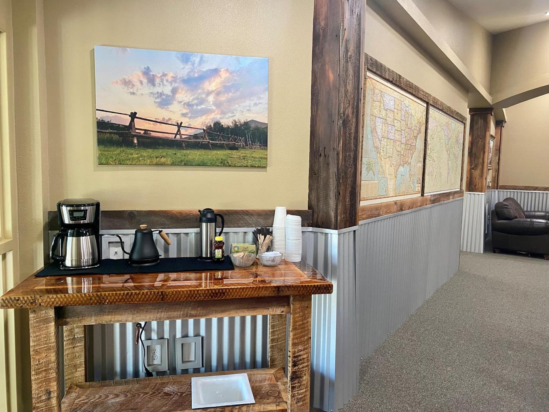 RED ROCK LODGE interior in Challis, ID — gallery photo 2
