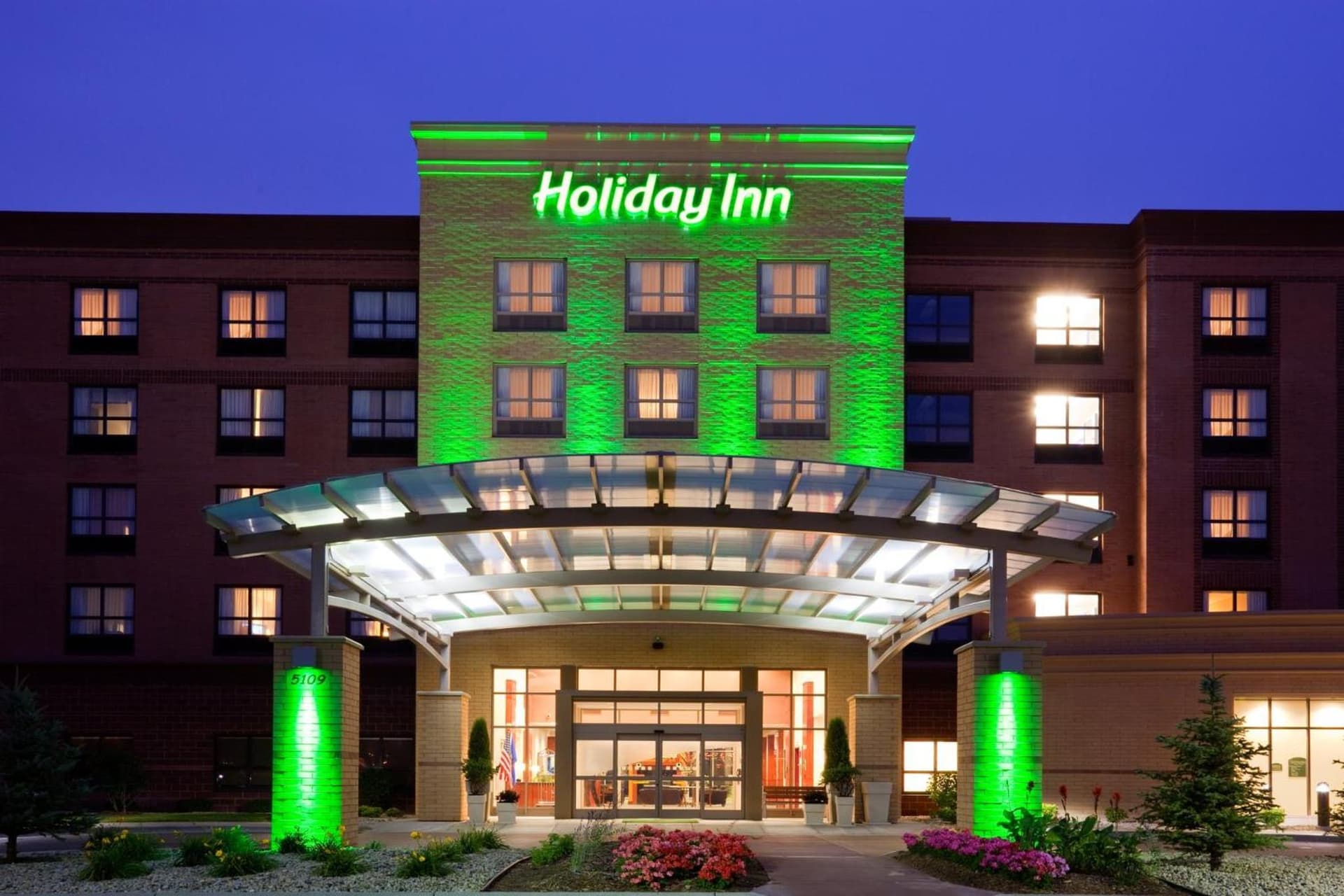 Holiday Inn Madison at The American Center by IHG — hotel in Madison, Wisconsin