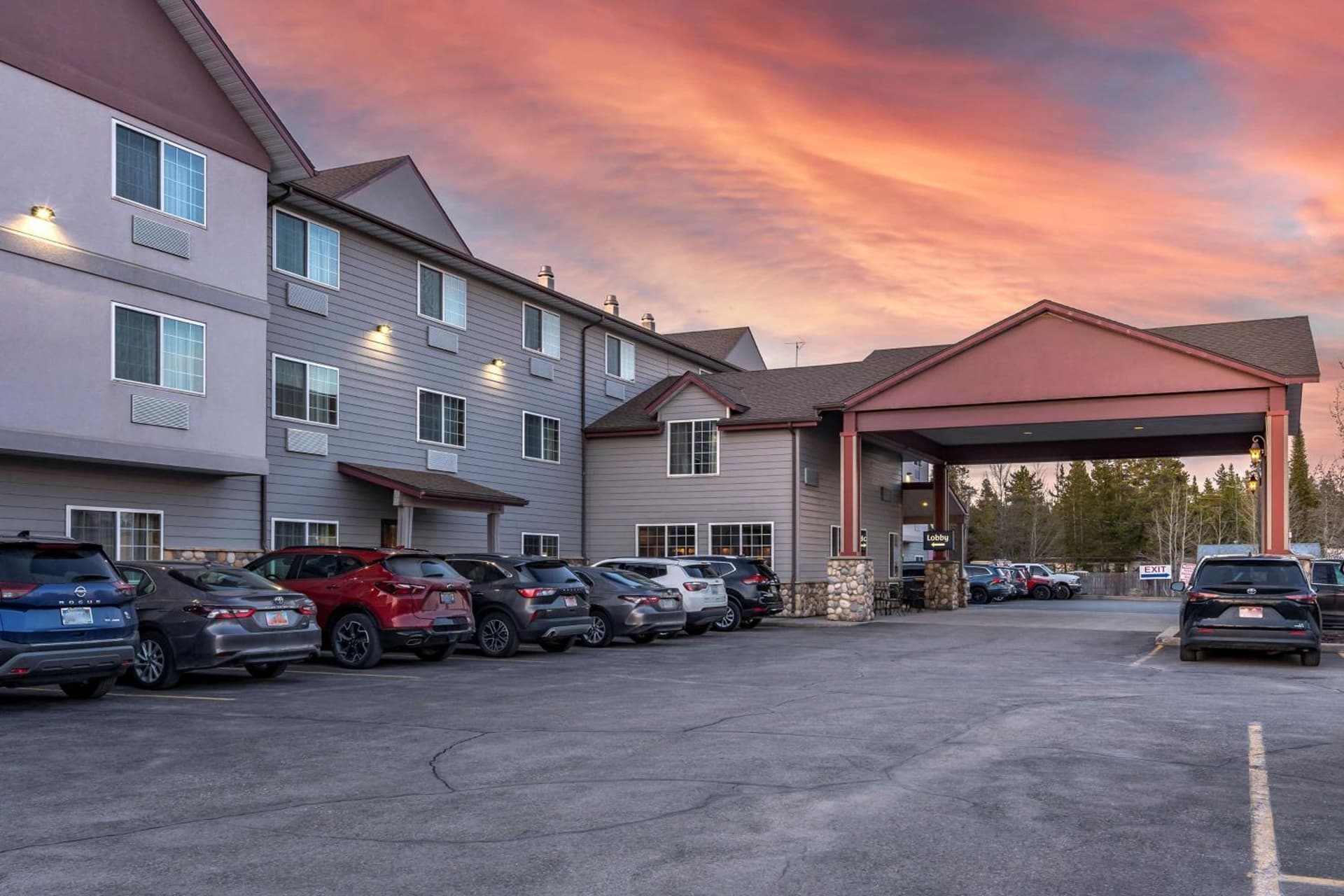 Best Western Desert Inn — hotel in West Yellowstone, Montana