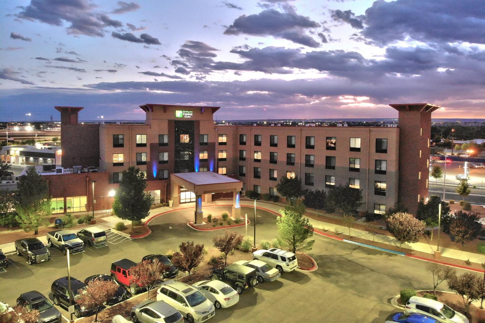 Holiday Inn Express & Suites Albuquerque Historic Old Town by IHG — hotel in Albuquerque, New Mexico