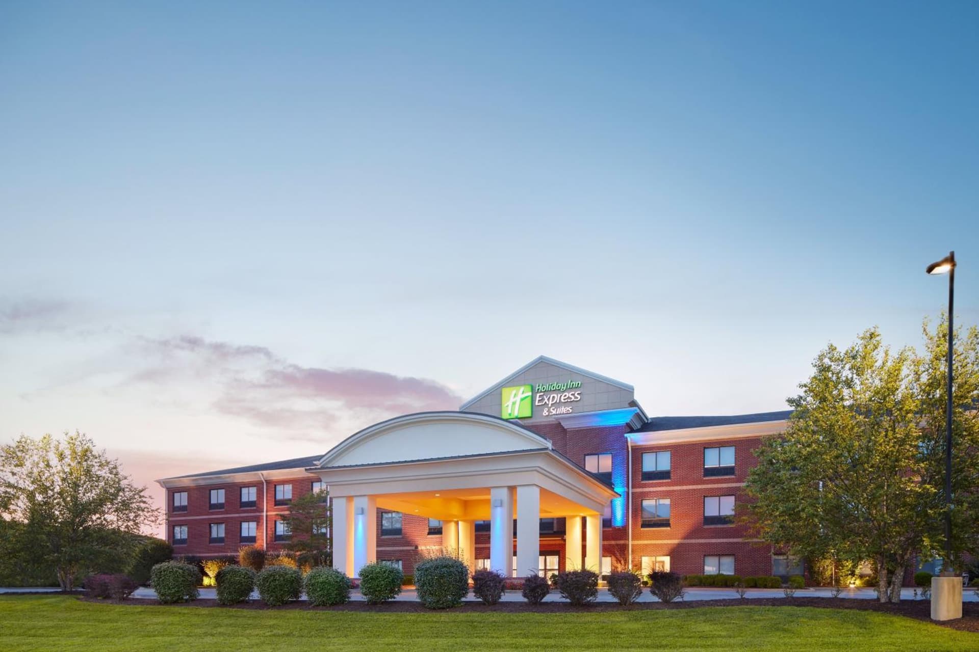 Holiday Inn Express & Suites Bridgeport by IHG — hotel in Bridgeport, West Virginia