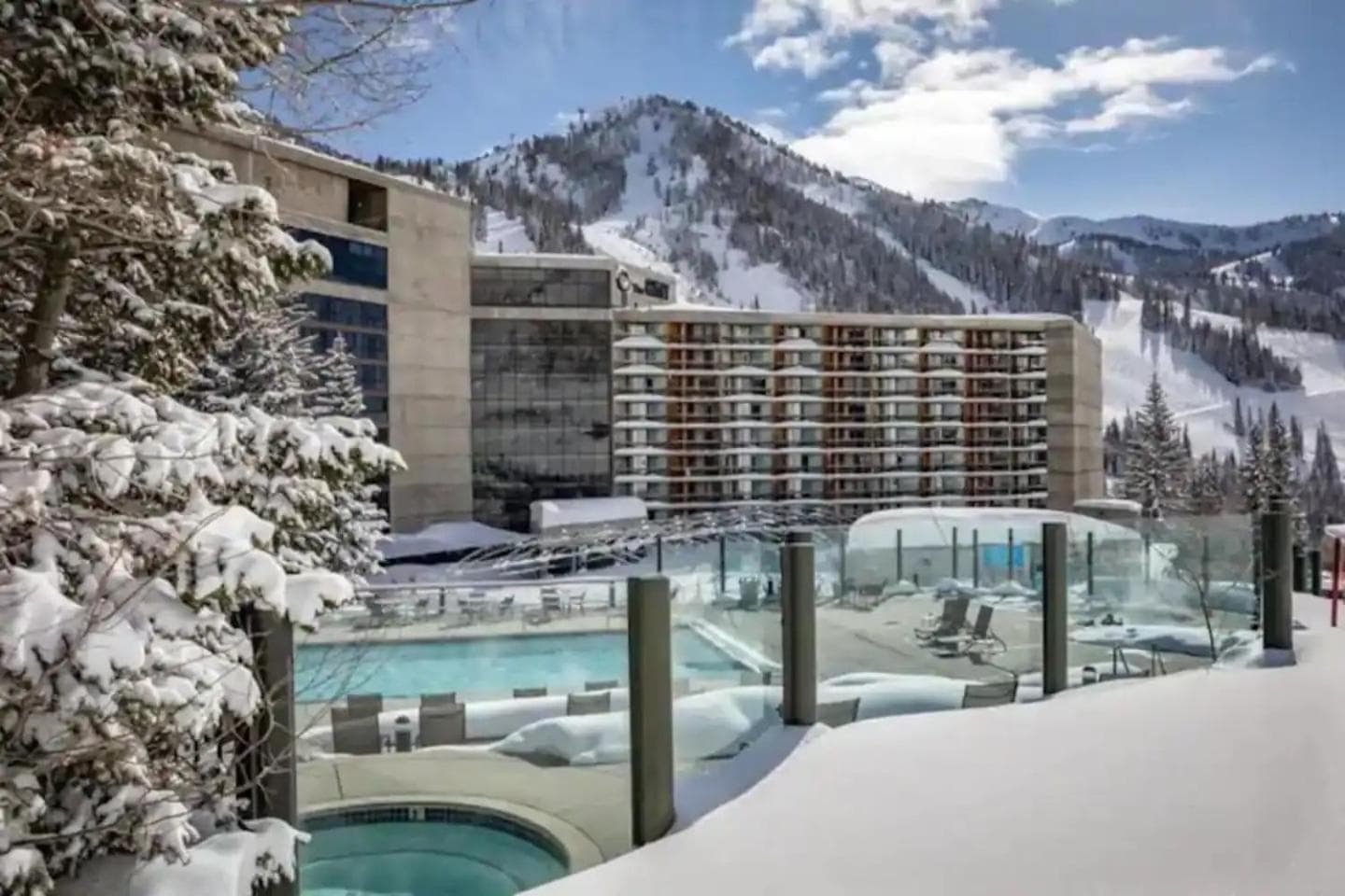 Ski-in Ski-out - The Cliff at Snowbird and Alta interior in Sandy, UT — gallery photo 2