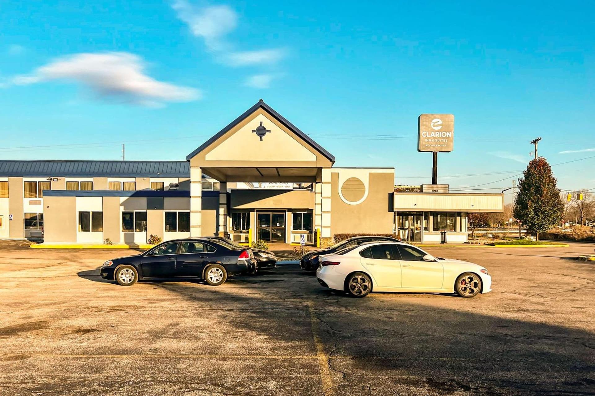 Days Inn & Suites by Wyndham Norton Shores Muskegon featured exterior or lobby in Norton Shores, MI — similar hotel