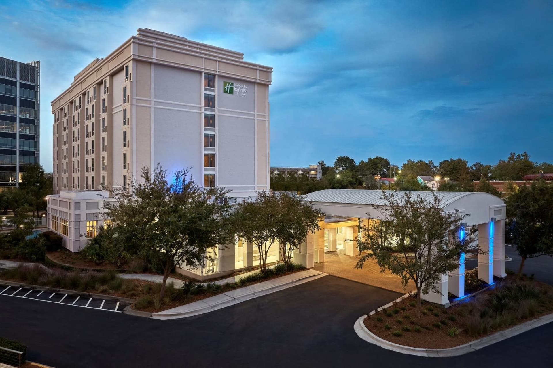 Holiday Inn Express & Suites Charleston DWTN -Westedge by IHG — hotel in Charleston, South Carolina