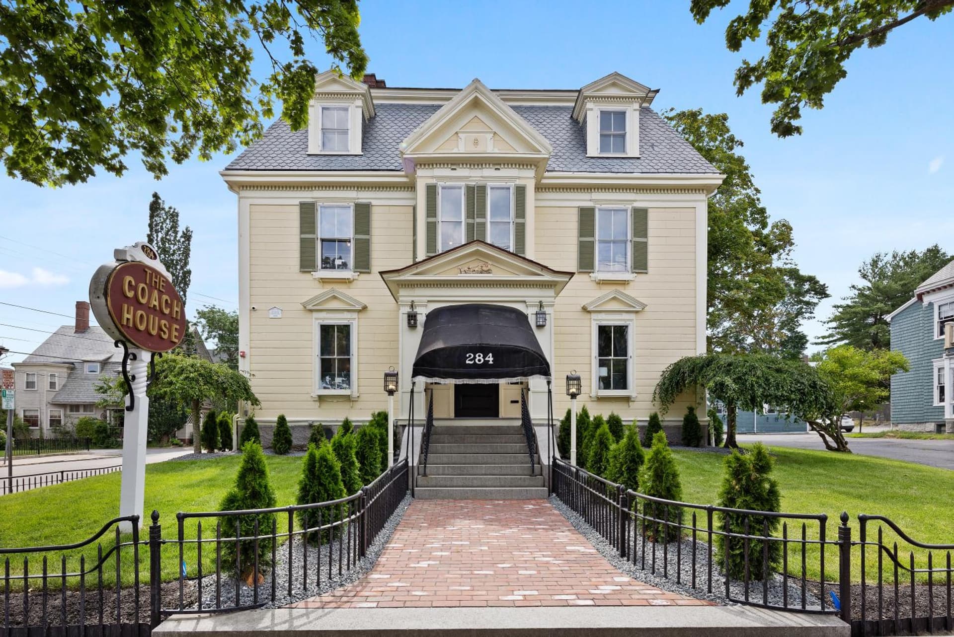 The Coach House — hotel in Salem, Massachusetts