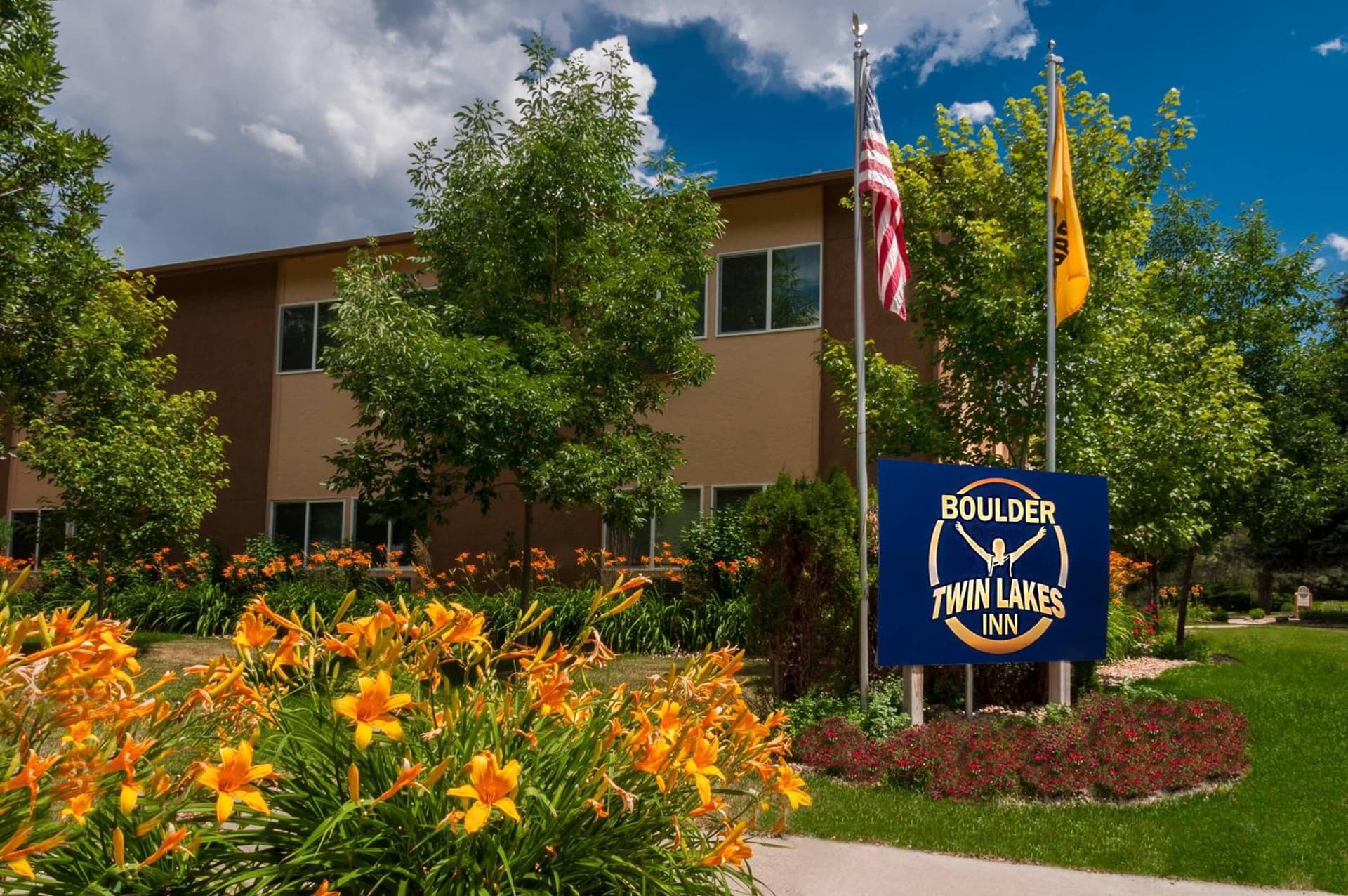 Boulder Twin Lakes Inn — hotel in Boulder, Colorado