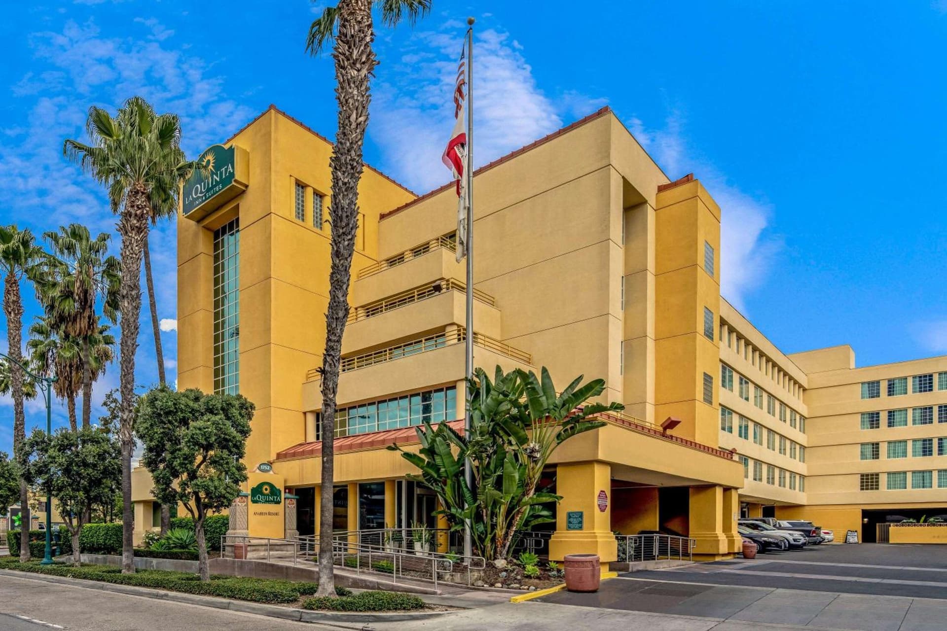 La Quinta by Wyndham Anaheim featured exterior or lobby in Anaheim, CA — similar hotel