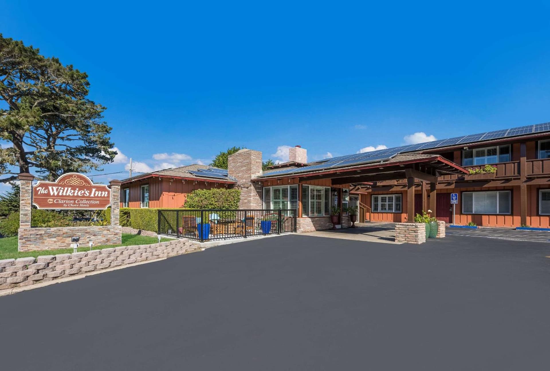 Clarion Collection Wilkie's Inn Pacific Grove - Monterey — hotel in Pacific Grove, California