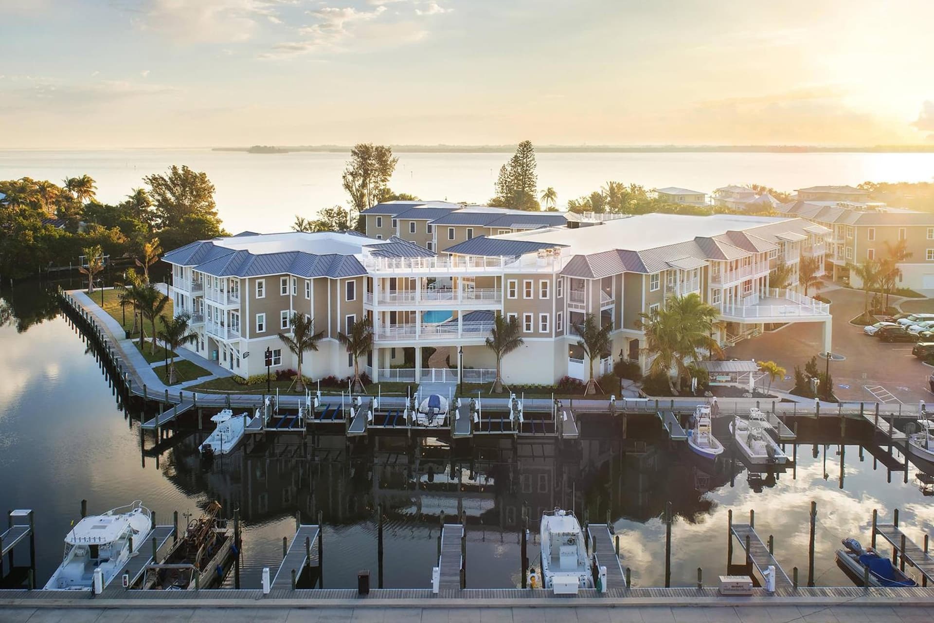 Waterline Villas & Marina, Autograph Collection — hotel in Holmes Beach, Florida