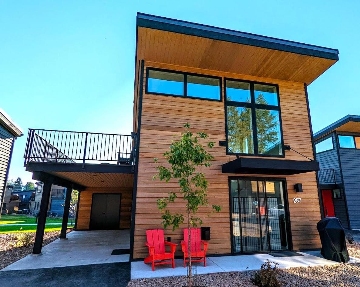 Lasso Lookout featured exterior or lobby in Whitefish, MT — similar hotel