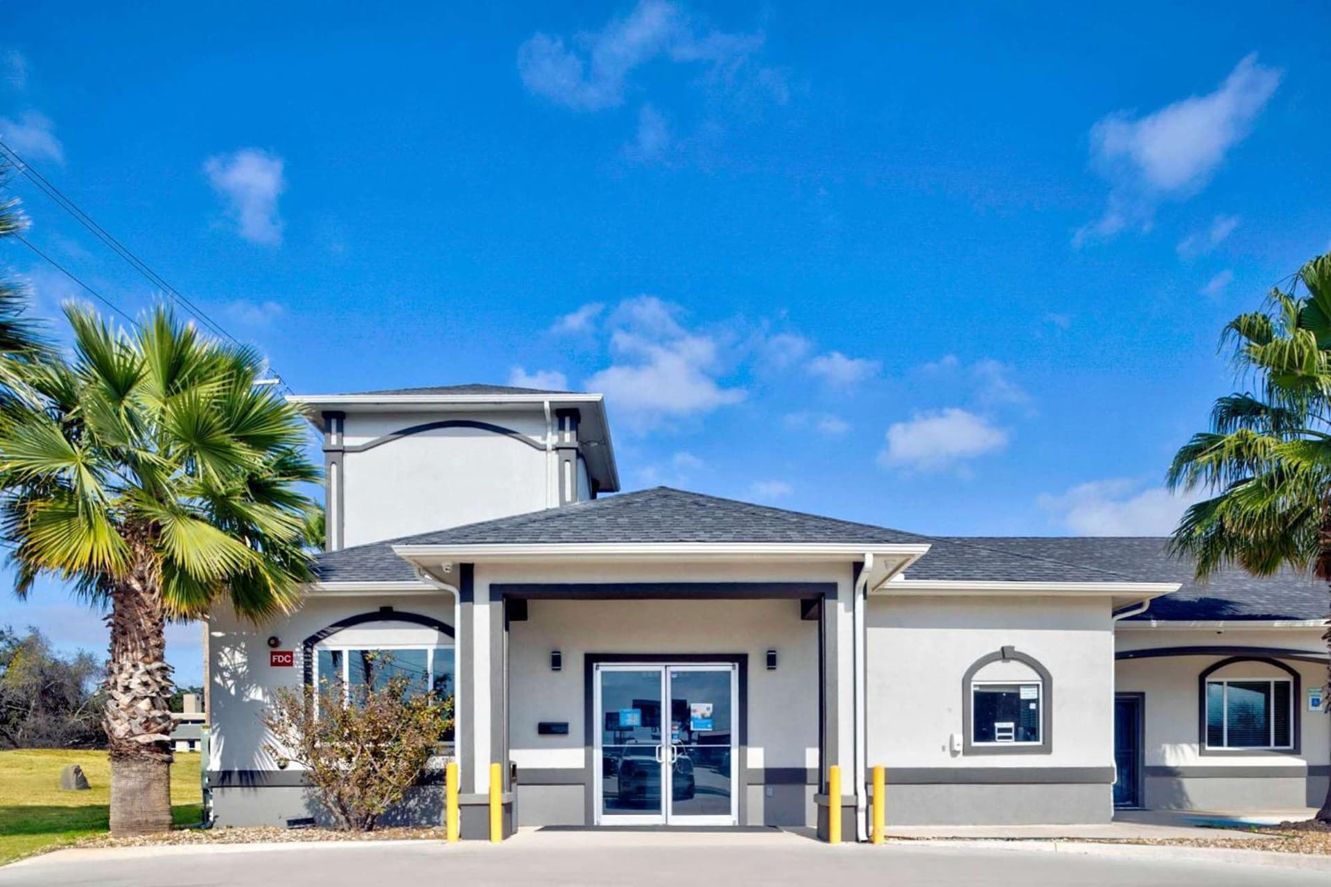 Studio 6-Pleasanton, TX — hotel in Pleasanton, Texas