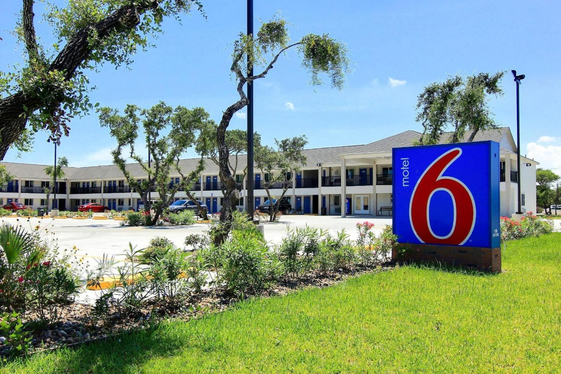 Motel 6-Rockport, TX featured exterior or lobby in Rockport, TX — similar hotel