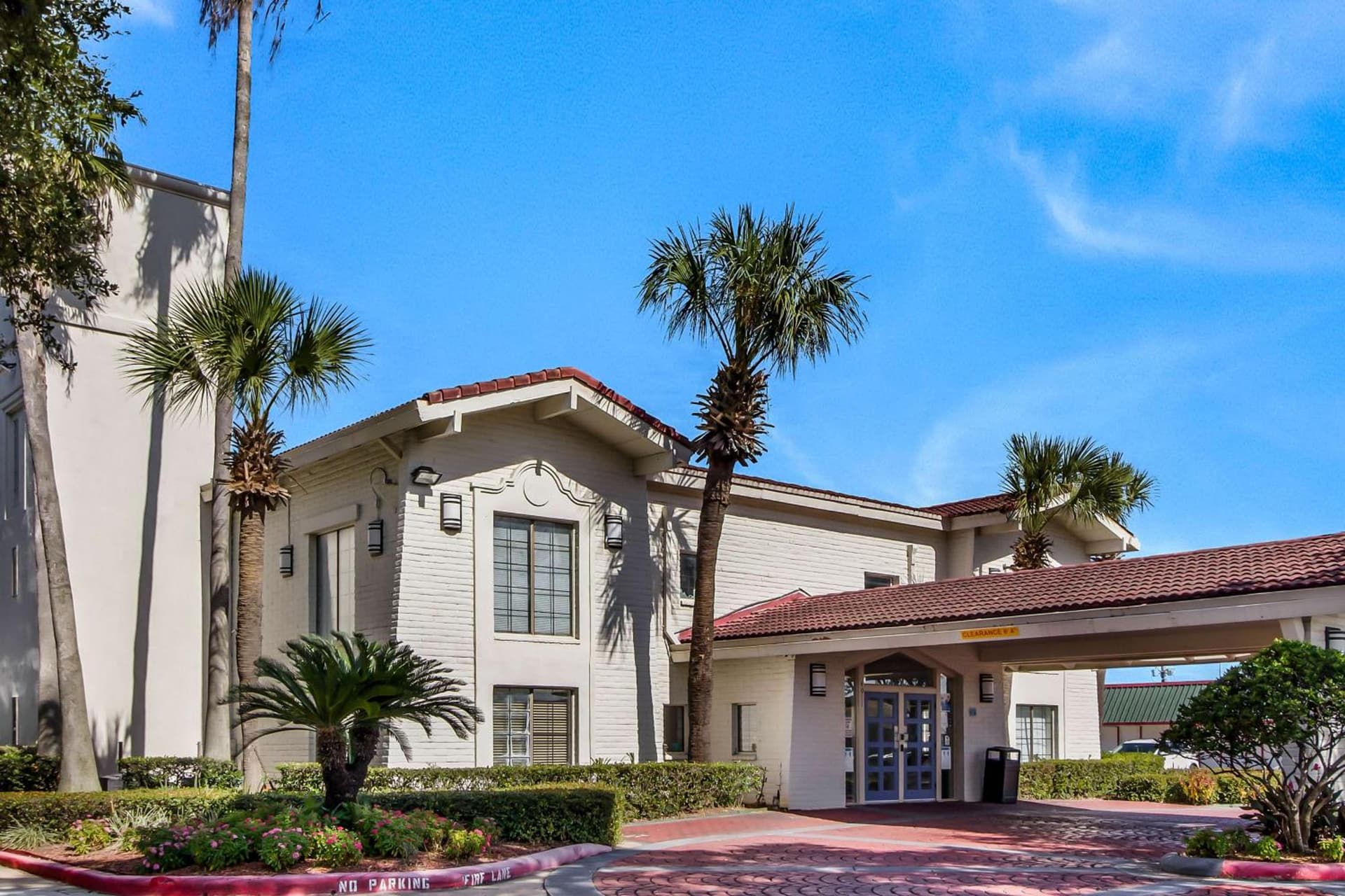 Studio 6 Baytown, Tx - Garth Road featured exterior or lobby in Baytown, TX — similar hotel