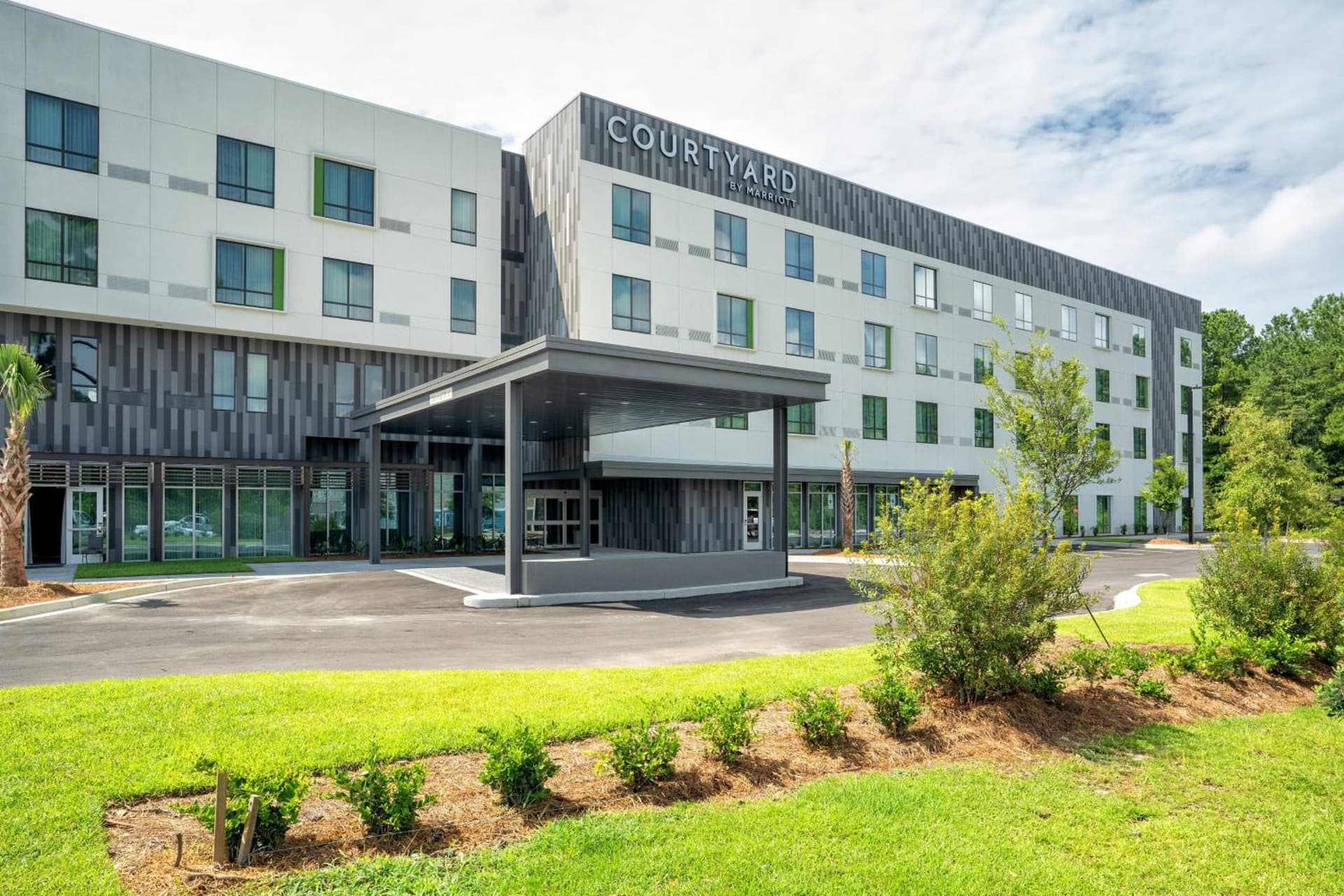 Courtyard by Marriott Charleston-North Charleston — hotel in Charleston, South Carolina