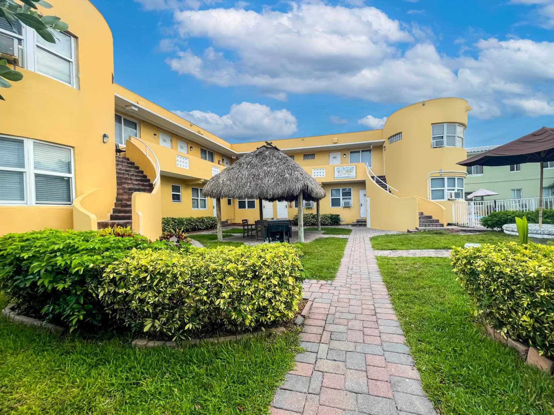 Hollywood Beach Seaside featured exterior or lobby in Hollywood, FL — similar hotel