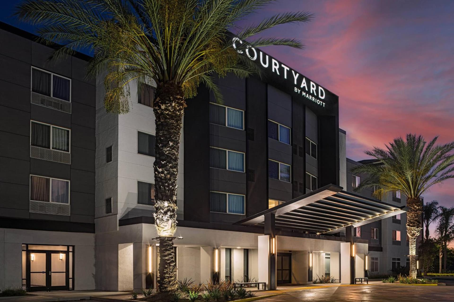 Courtyard by Marriott Anaheim Resort/Convention Center — hotel in Anaheim, California