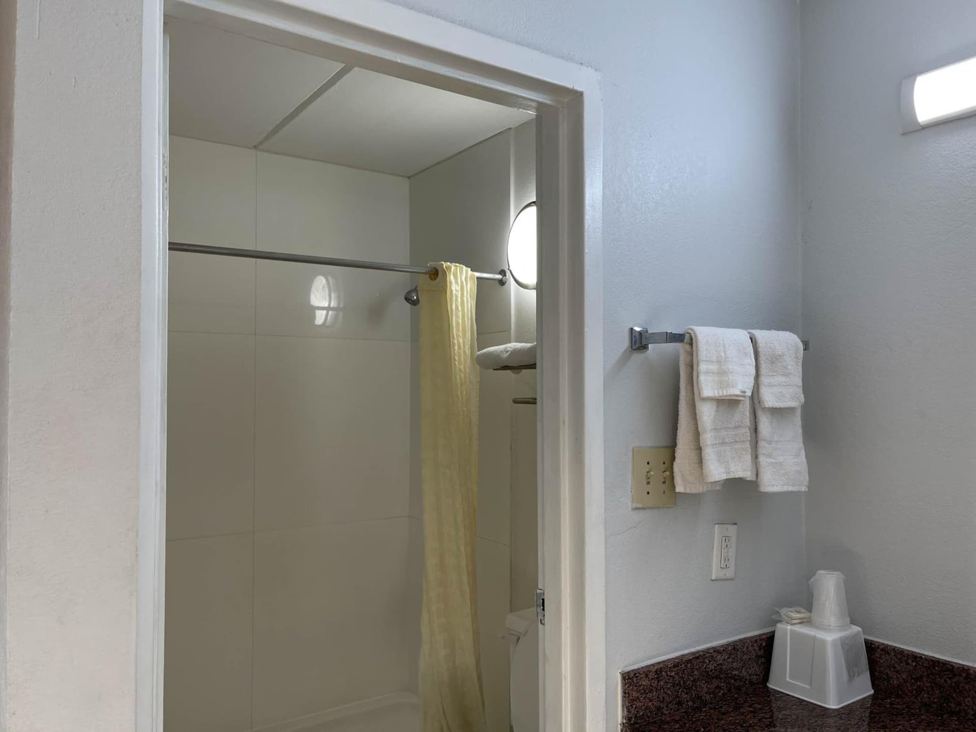 Studio 6 Stockbridge GA Hwy 138 W property views in Stockbridge, GA — gallery photo 3