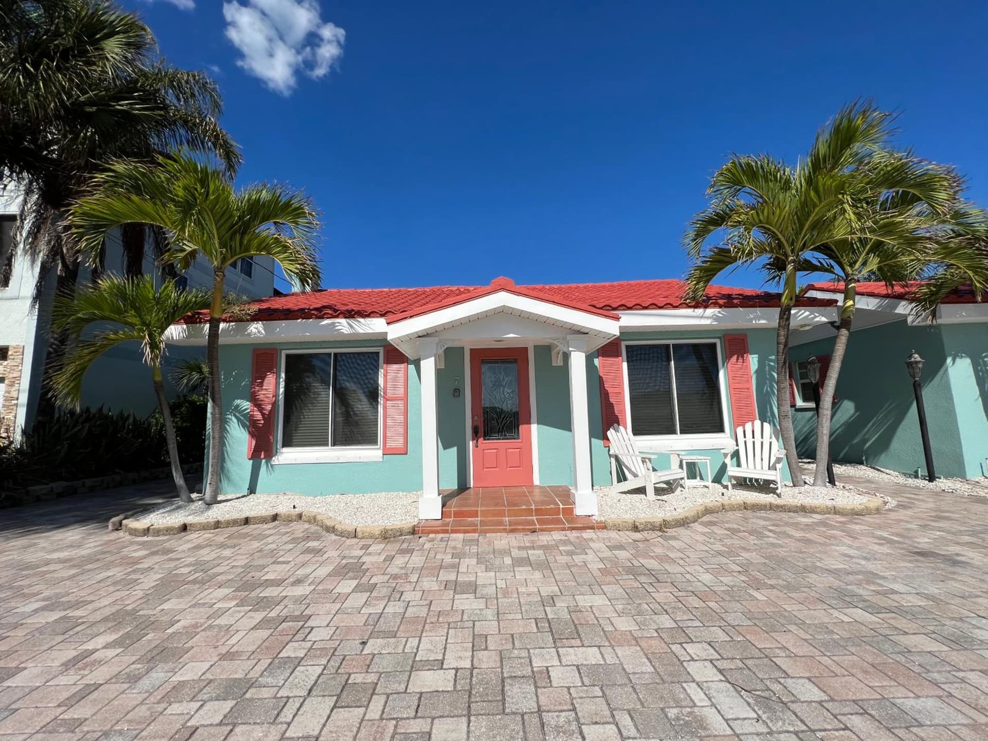 Blue Waters Treasure Island — hotel in Treasure Island, Florida