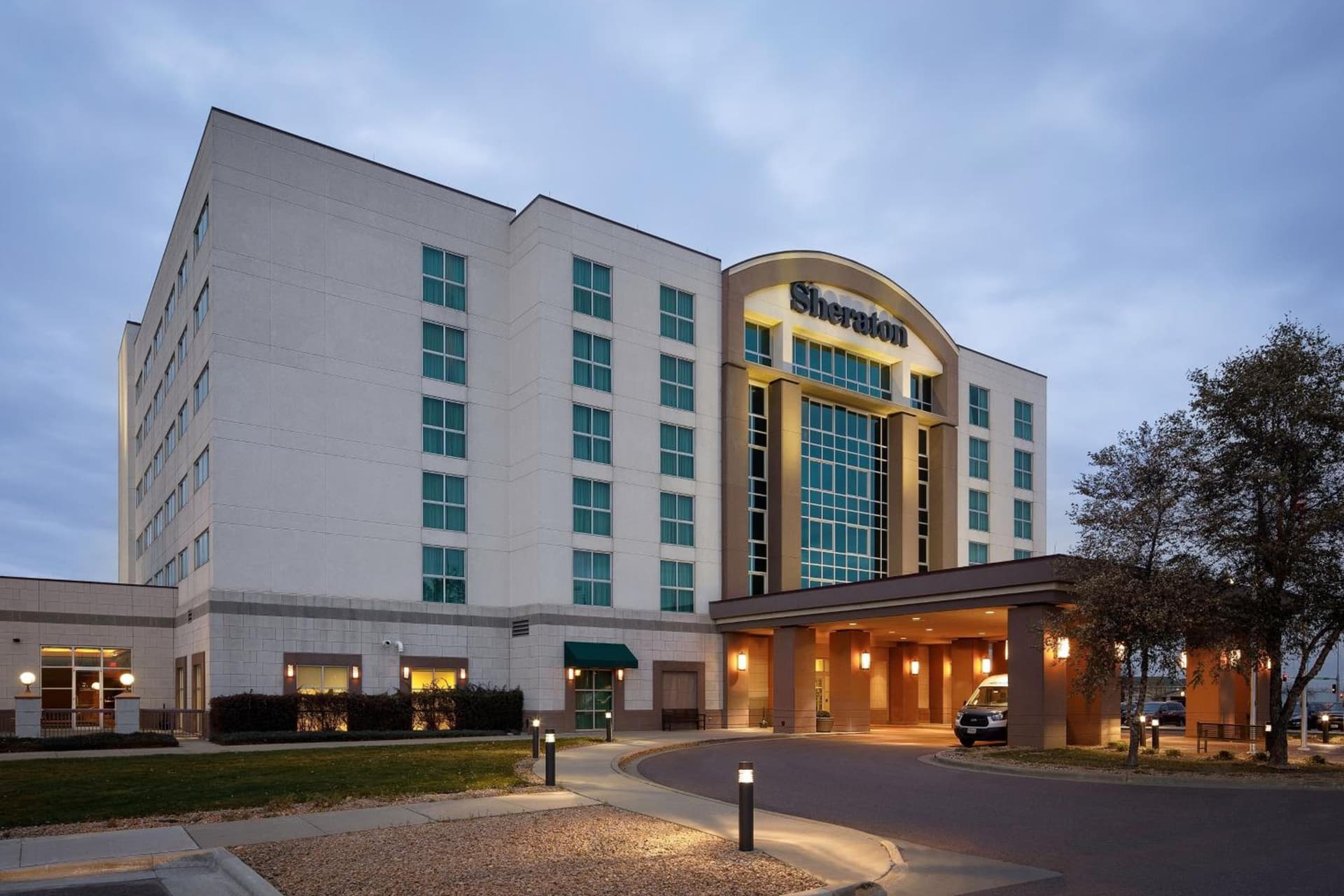 Sheraton Sioux Falls Hotel & Convention Center — hotel in Sioux Falls, South Dakota