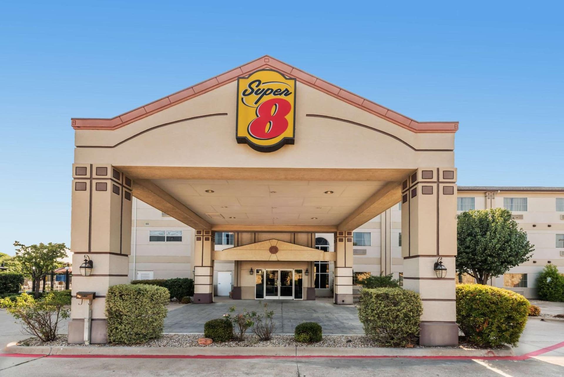 Super 8 by Wyndham Weatherford — hotel in Weatherford, Texas