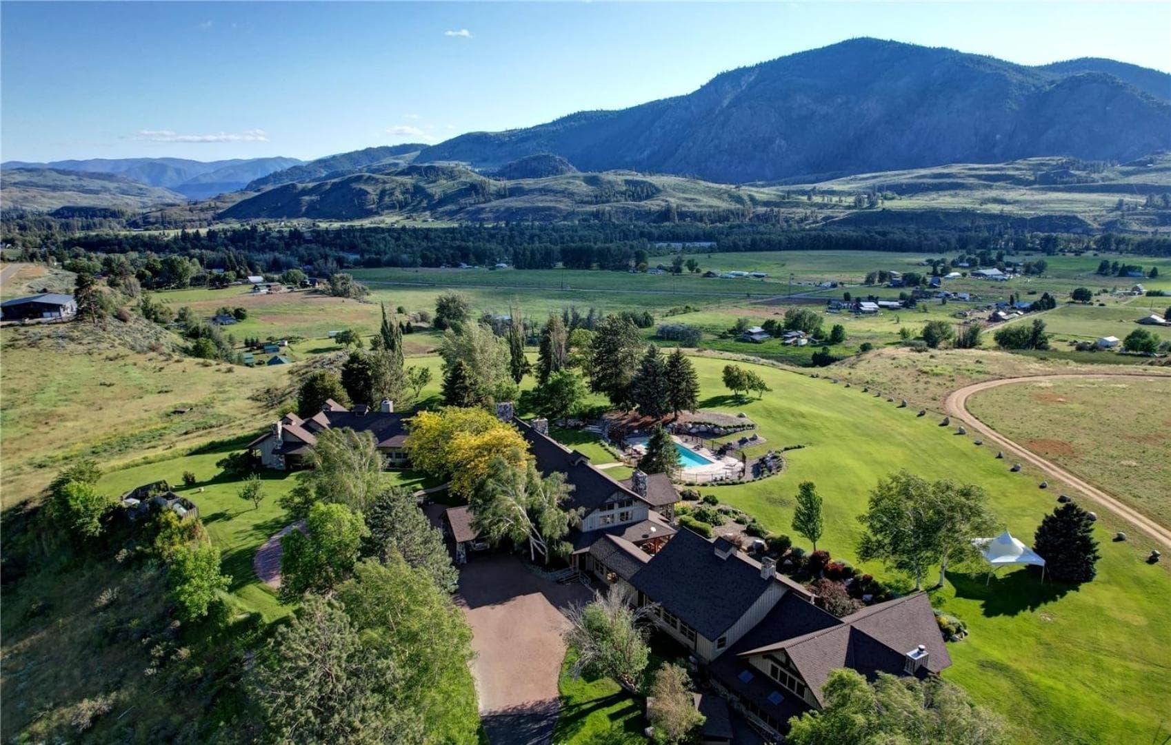 Casia Lodge and Ranch featured exterior or lobby in Twisp, WA — similar hotel
