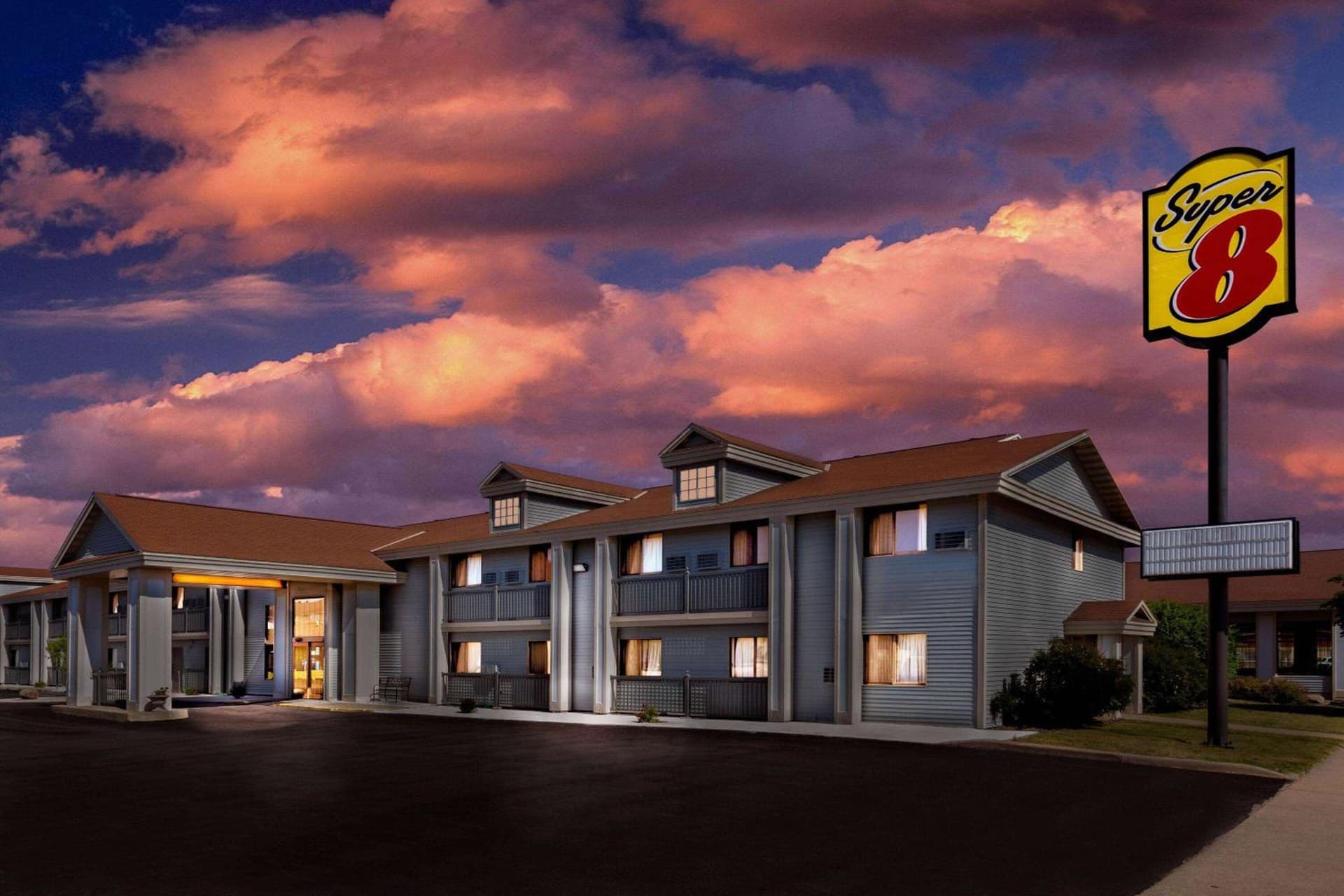 Super 8 by Wyndham La Crosse — hotel in La Crosse, Wisconsin