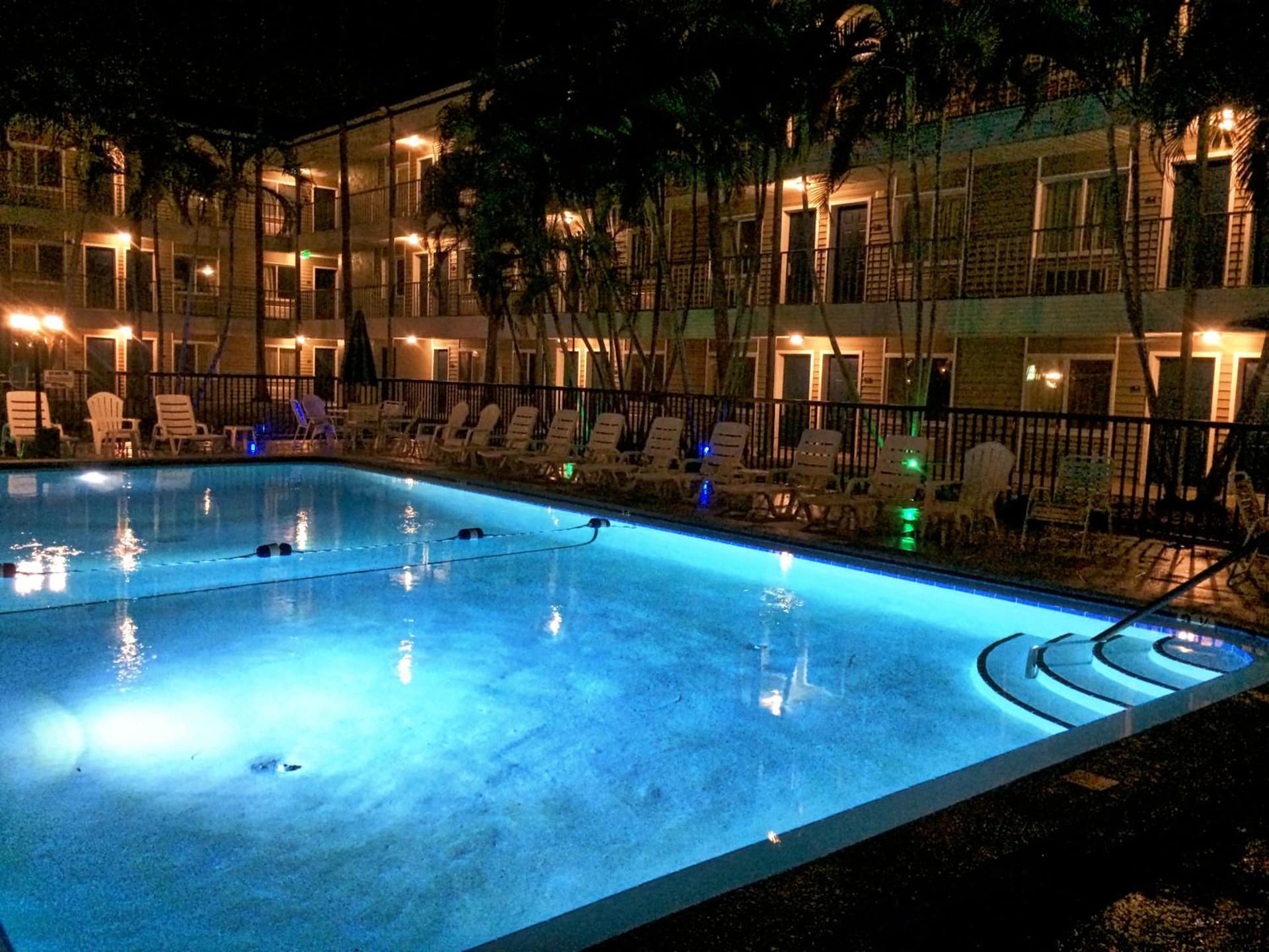 Lantern Inn & Suites - Sarasota — hotel in Sarasota, Florida