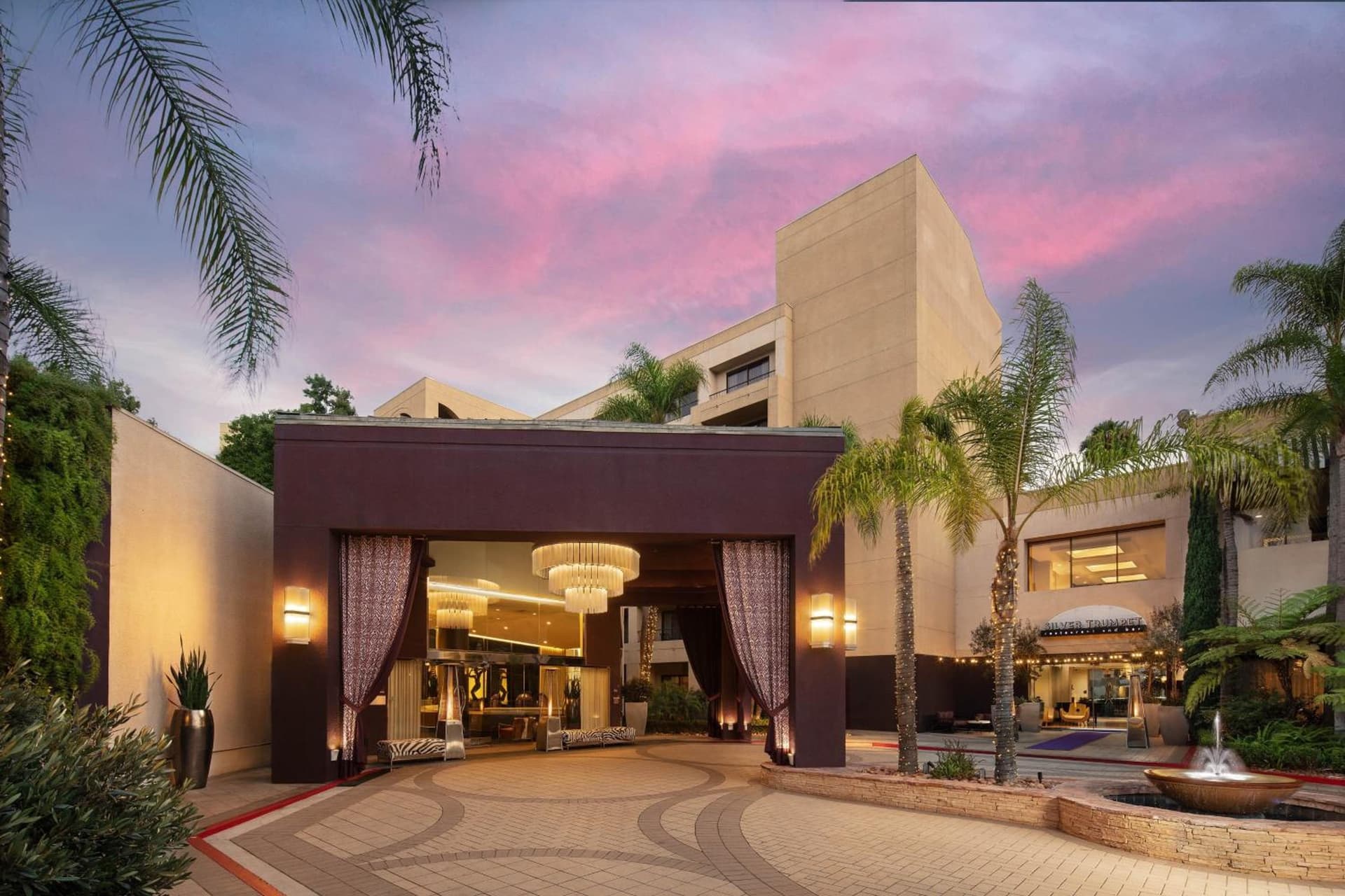 Avenue of the Arts Costa Mesa, a Tribute Portfolio Hotel — hotel in Costa Mesa, California