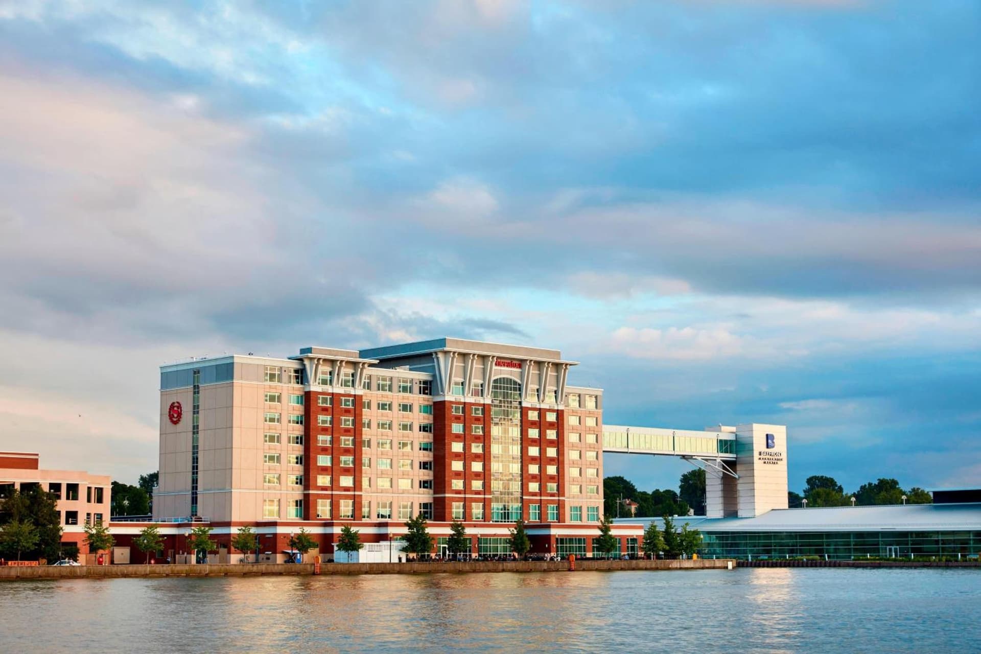 Sheraton Erie Bayfront Hotel — hotel in Erie, Pennsylvania