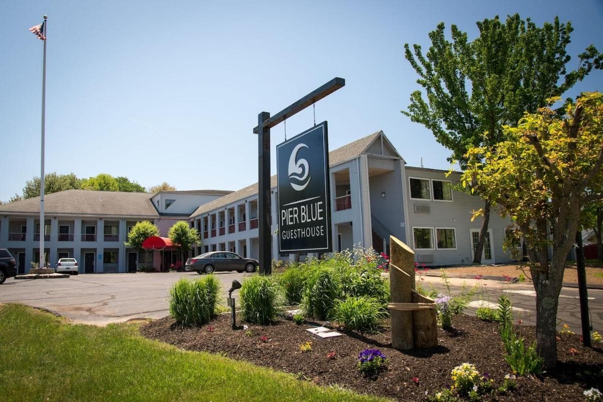 PIER BLUE INN Old Saybrook - Essex — hotel in Westbrook Center, Connecticut