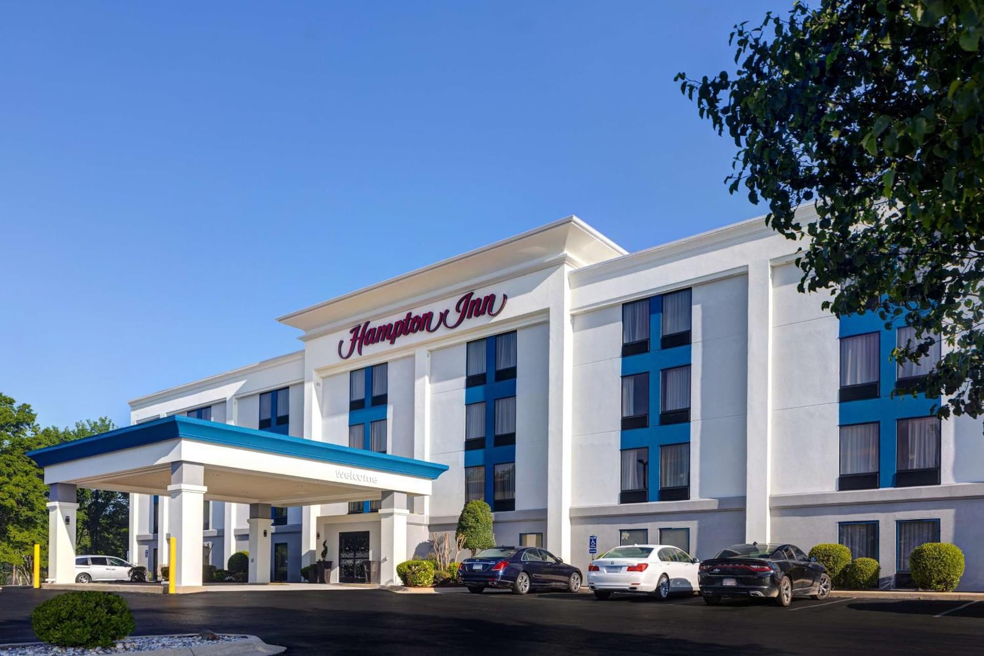 Hampton Inn by Hilton in Hot Springs, Arkansas featured exterior or lobby in Hot Springs, AR — similar hotel