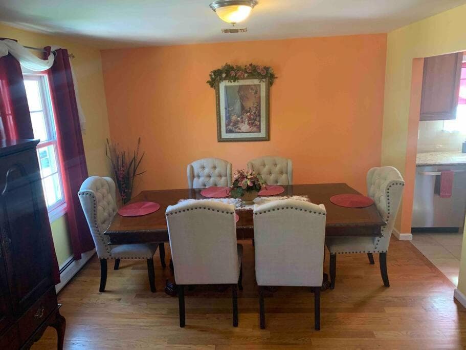 Family 3-bedroom home (2nd floor near EWR/Outlet) — hotel in Elizabeth, New Jersey