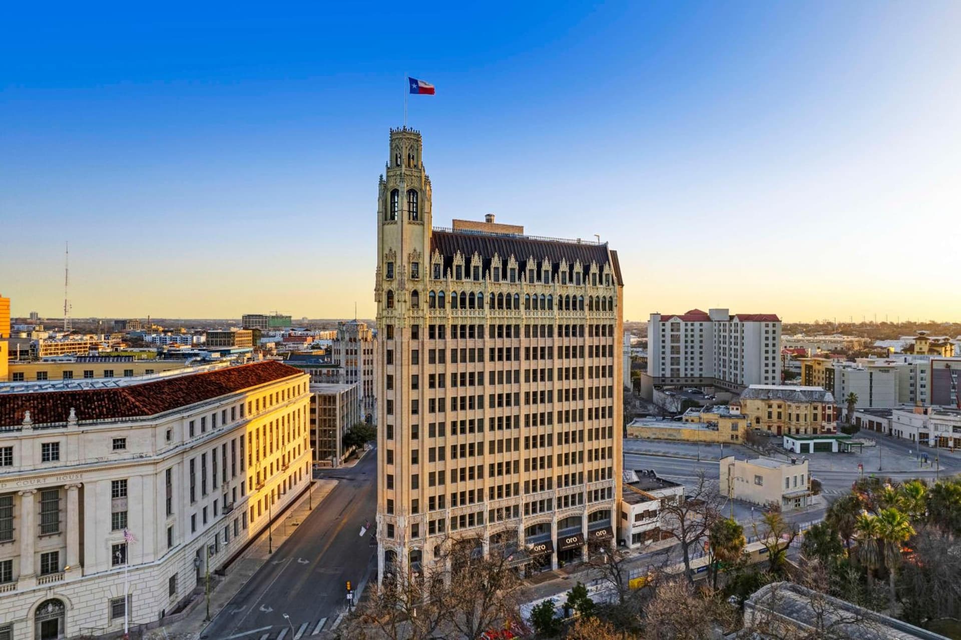 The Emily Morgan Hotel - A DoubleTree by Hilton — hotel in Selma, Texas
