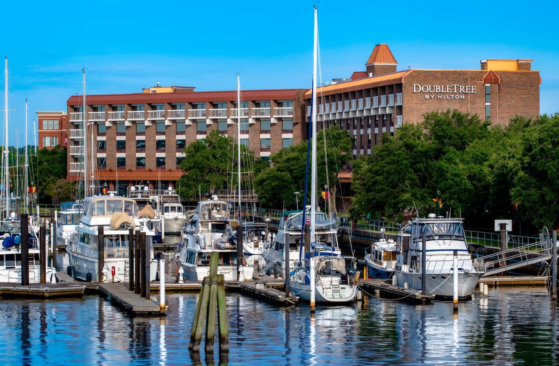 DoubleTree by Hilton New Bern - Riverfront — hotel in New Bern, North Carolina