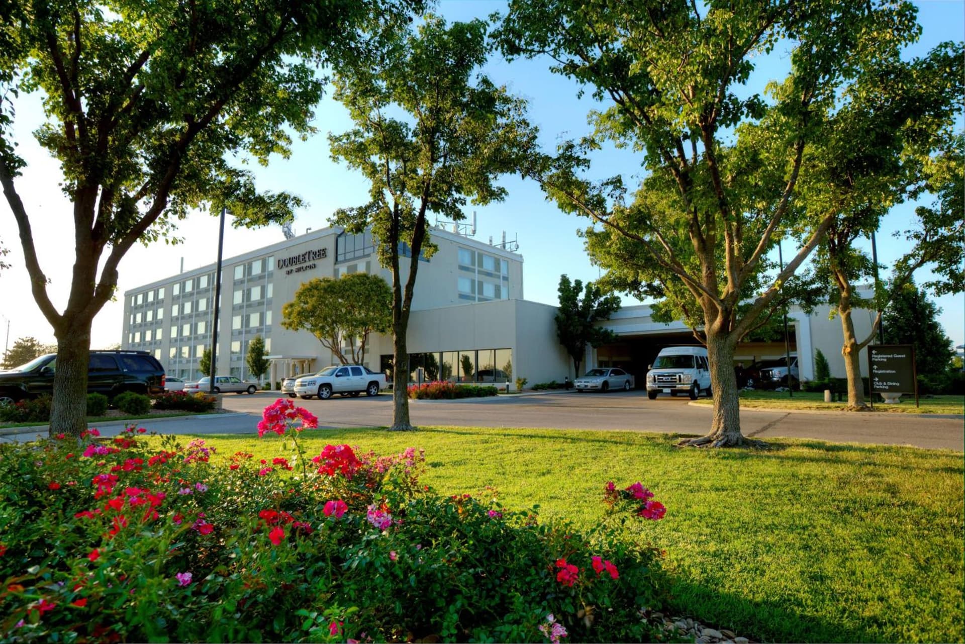 DoubleTree by Hilton Wichita Airport — hotel in Wichita, Kansas