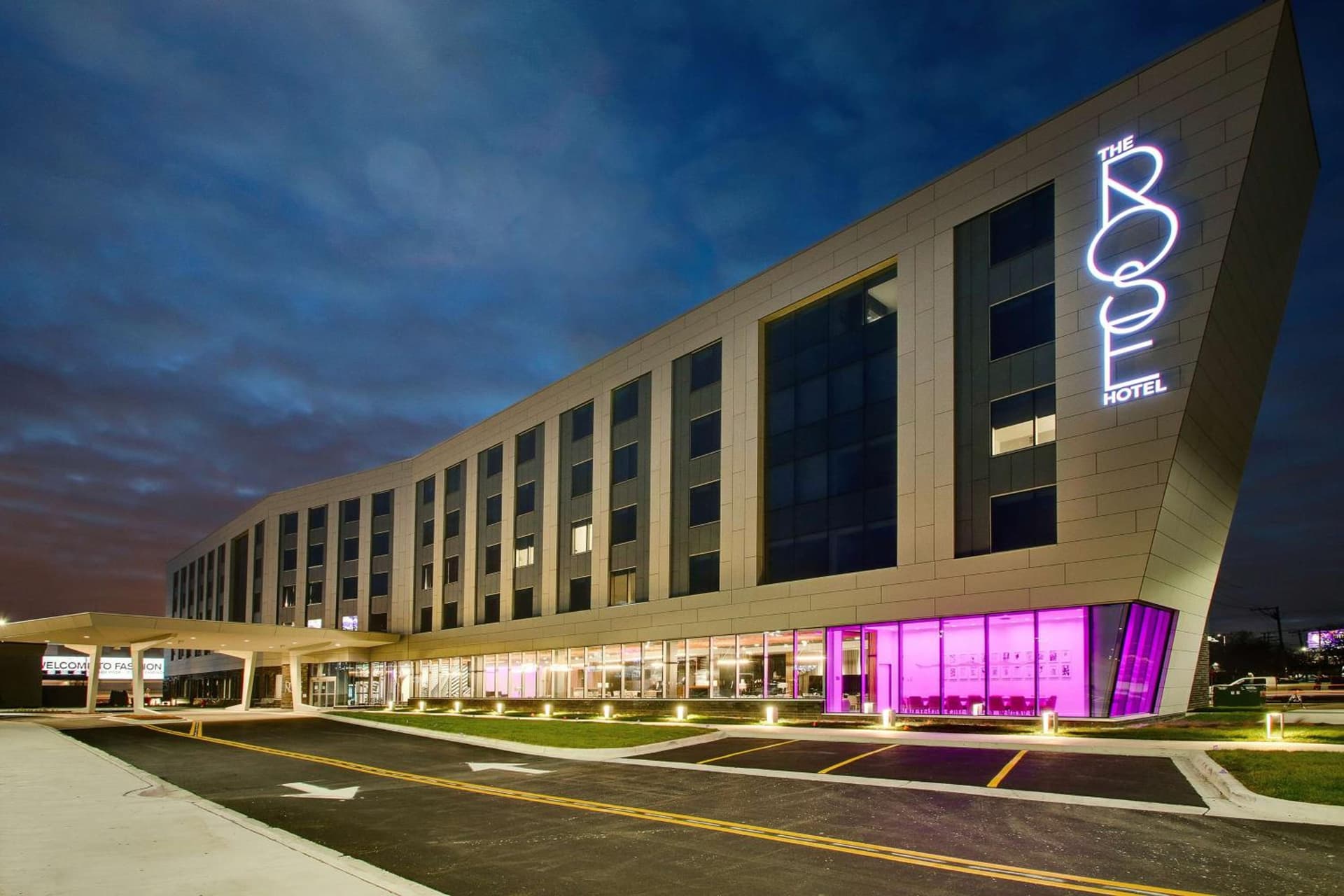 The Rose Chicago, Tapestry Collection By Hilton — hotel in Rosemont, Illinois