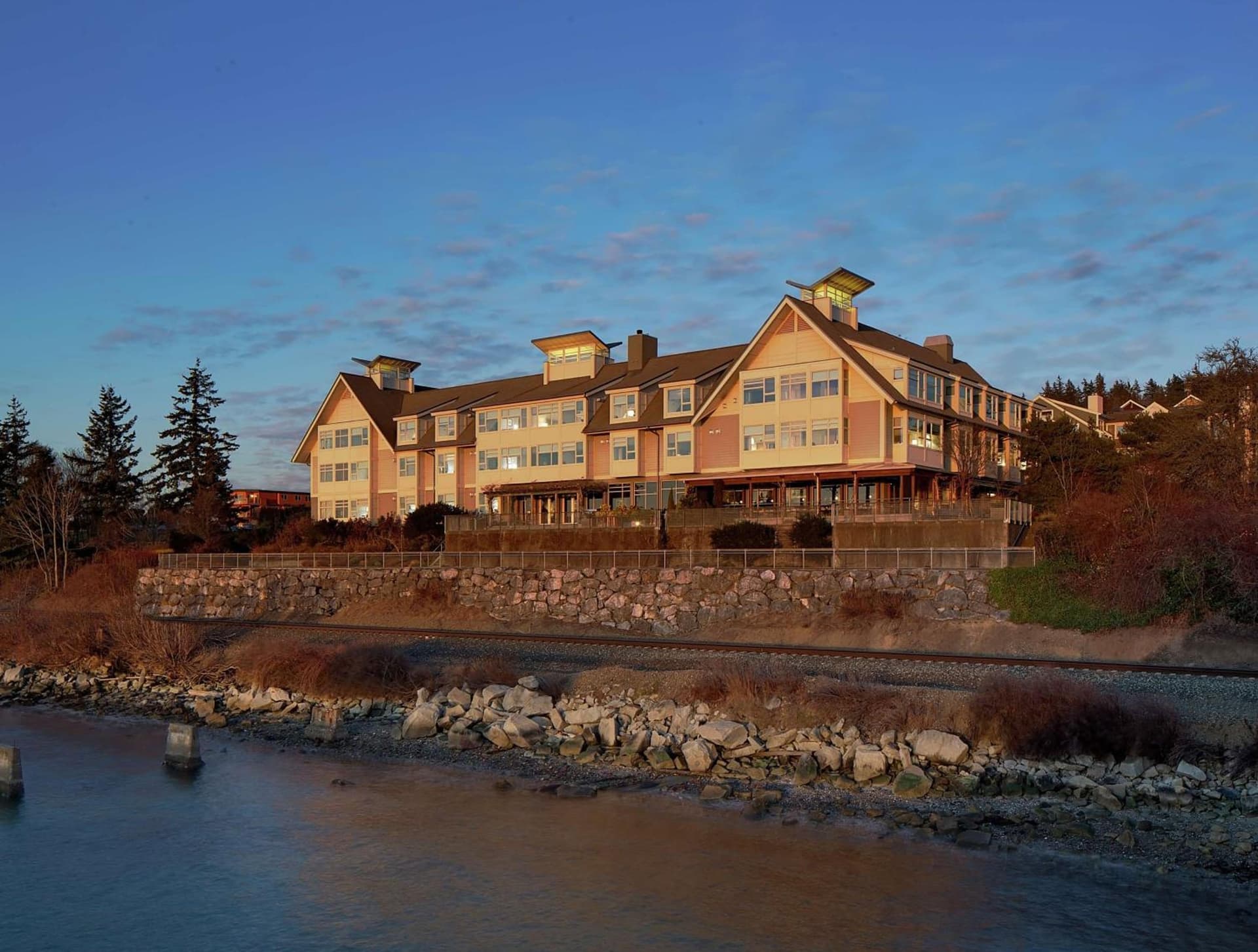 Chrysalis Inn & Spa Bellingham, Curio Collection by Hilton — hotel in Bellingham, Washington