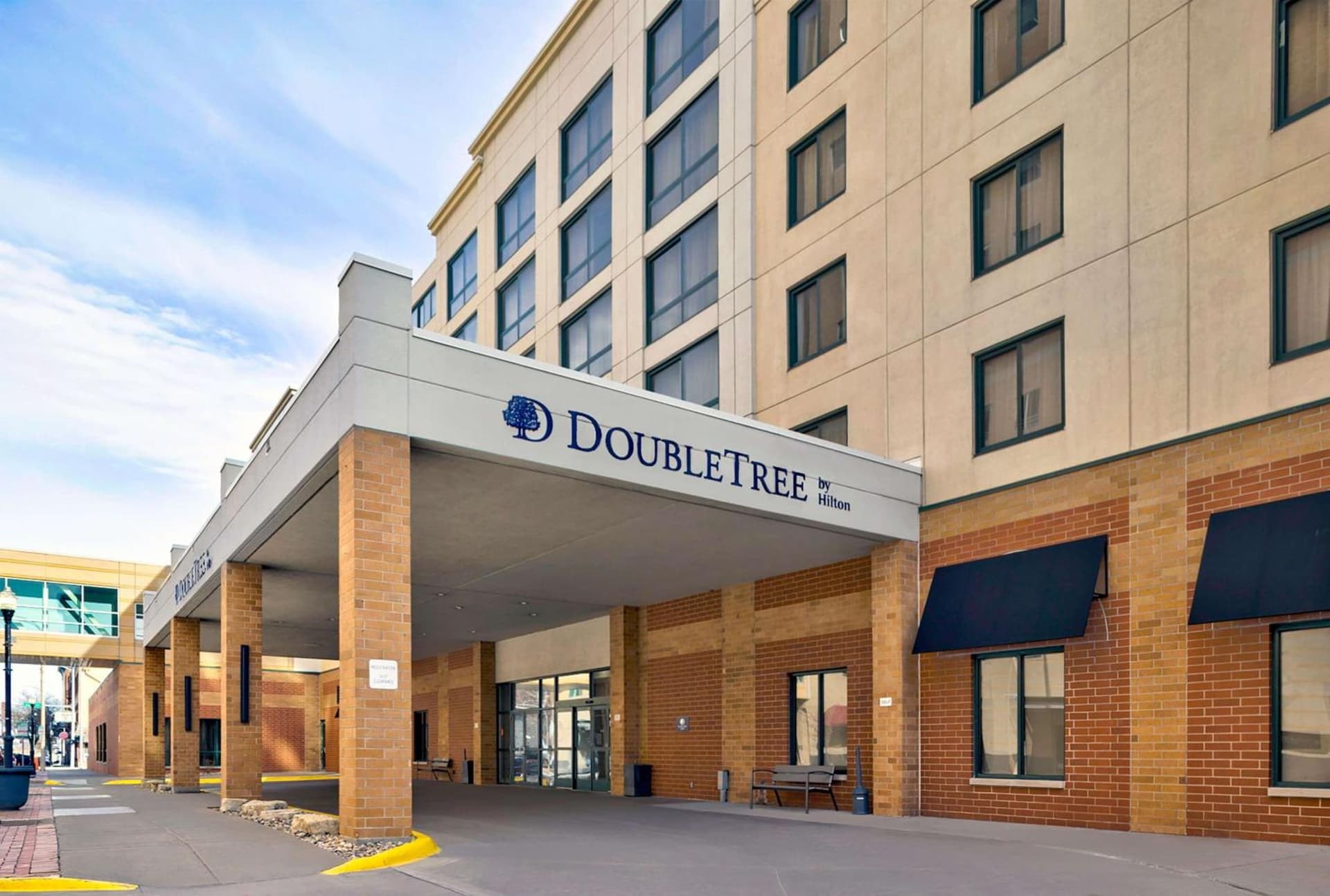 DoubleTree by Hilton Davenport — hotel in Davenport, Iowa