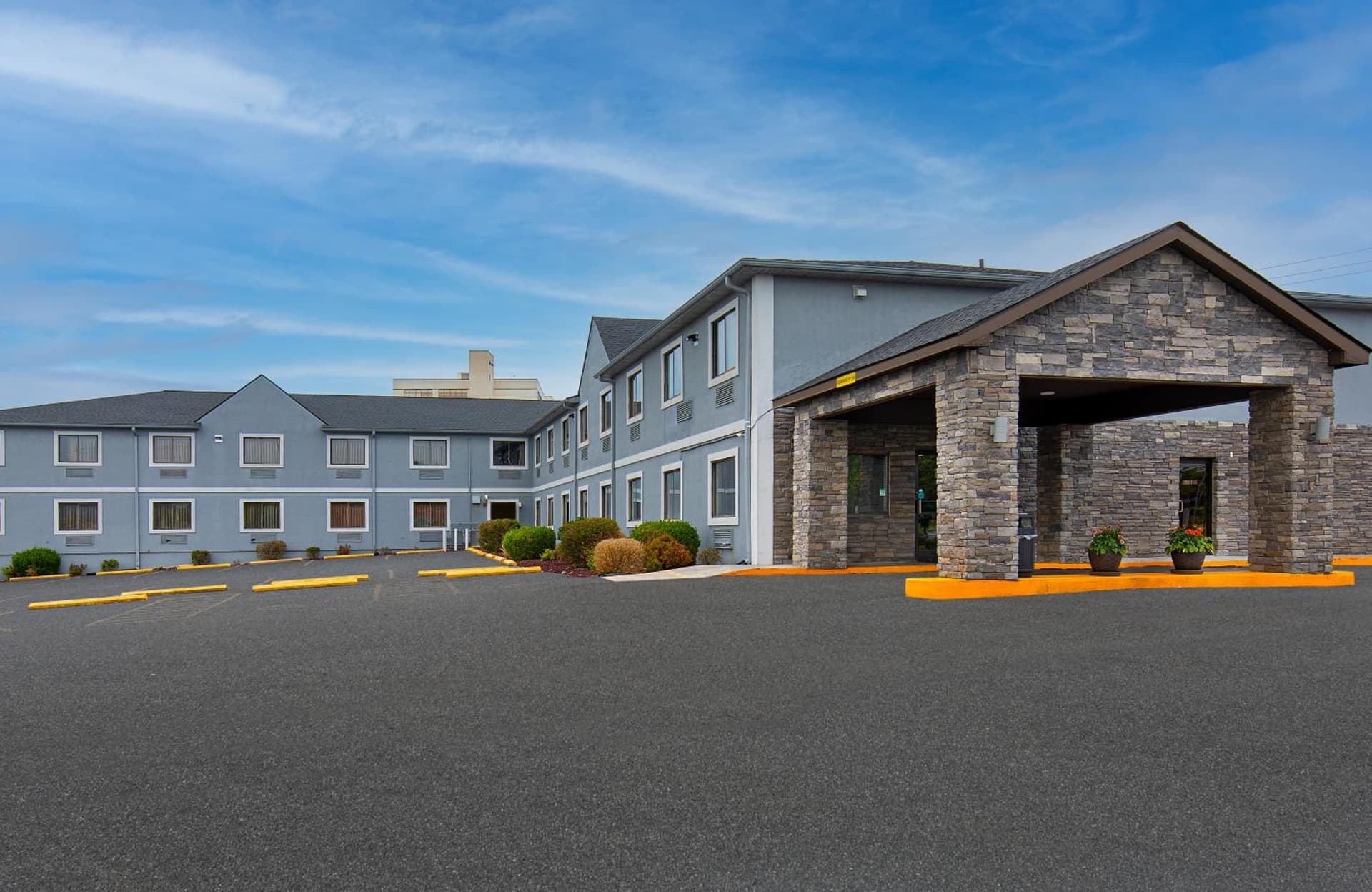 Super 8 by Wyndham Somerset — hotel in Somerset, Kentucky