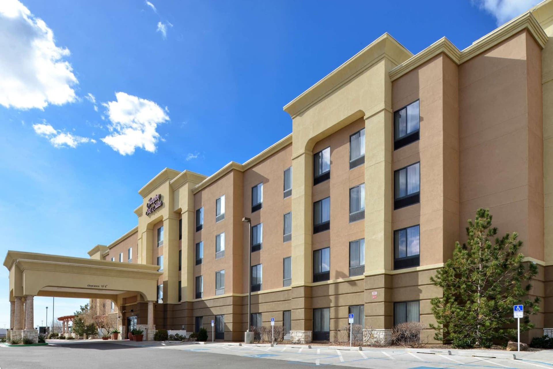 Hampton Inn & Suites - Coors Road — hotel in Albuquerque, New Mexico