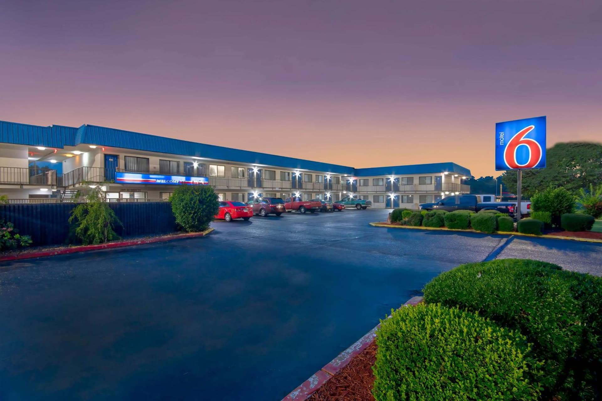 Motel 6-Russellville, AR featured exterior or lobby in Russellville, AR — similar hotel