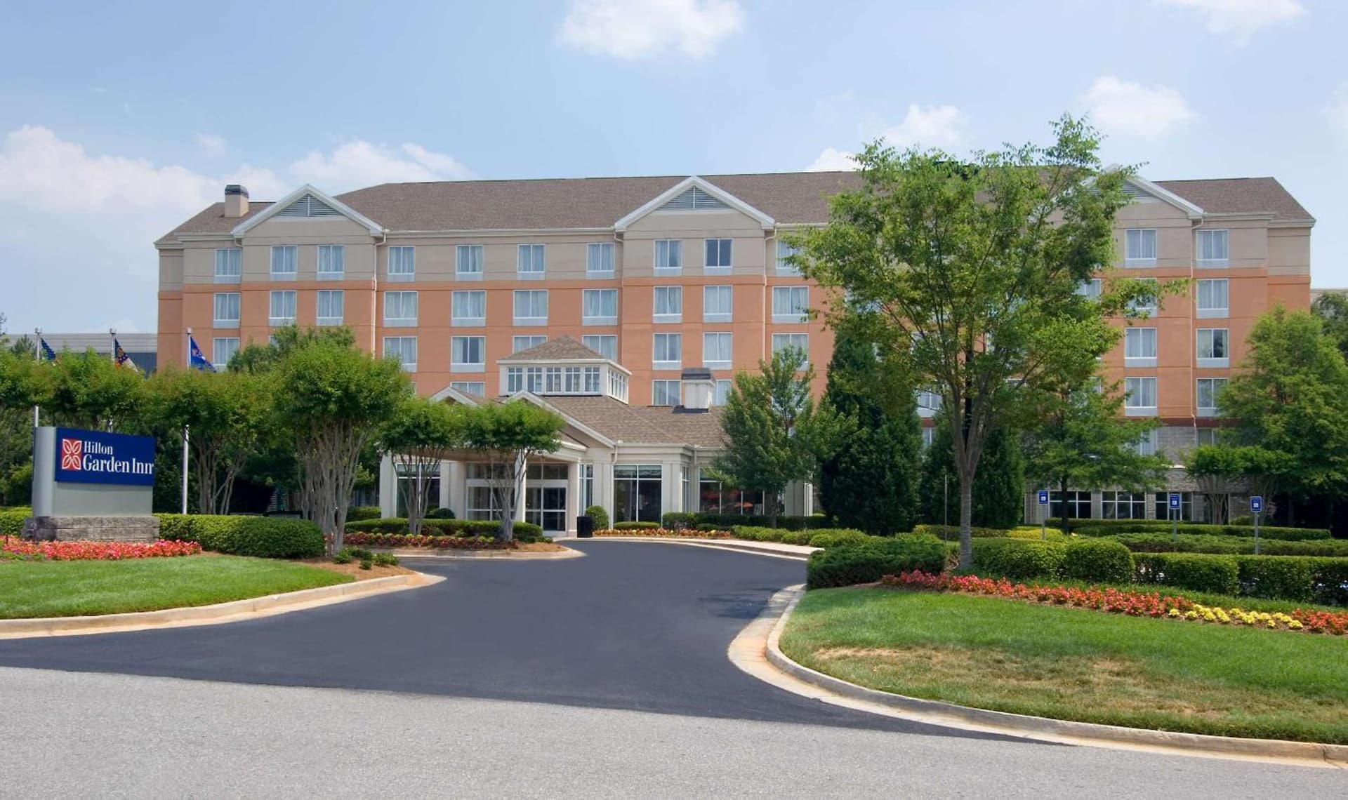 Hilton Garden Inn Atlanta North/Alpharetta interior in Alpharetta, GA — gallery photo 2