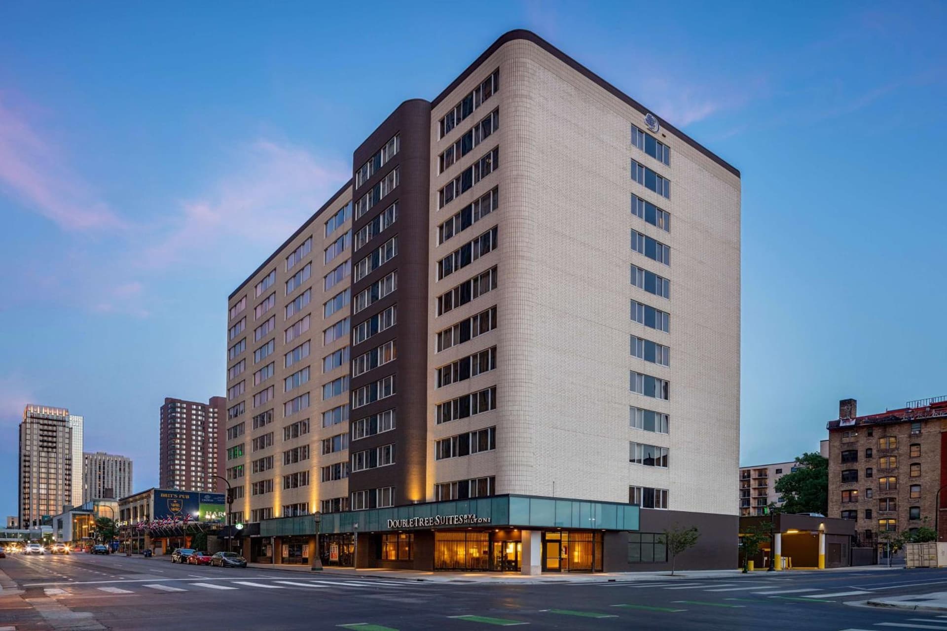 DoubleTree Suites by Hilton Minneapolis Downtown — hotel in Minneapolis, Minnesota