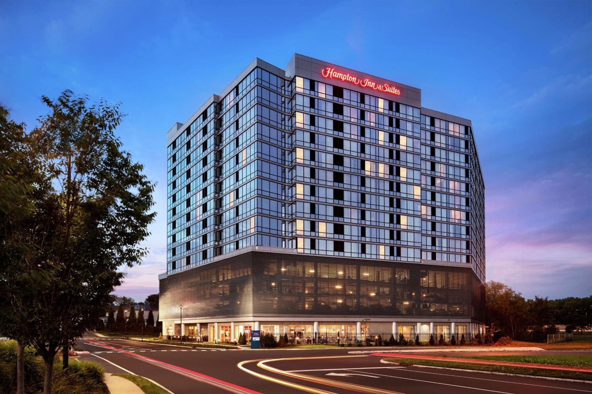 Hampton Inn & Suites Teaneck/Glenpointe — hotel in Tea, South Dakota