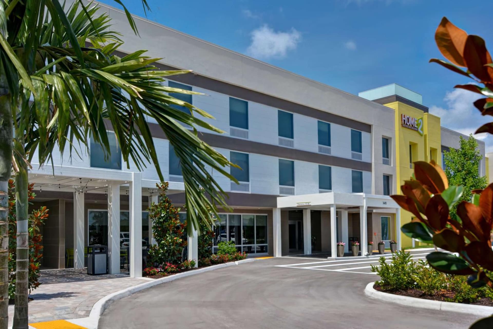 Home2 Suites By Hilton Naples I-75 Pine Ridge Road — hotel in Naples, Florida