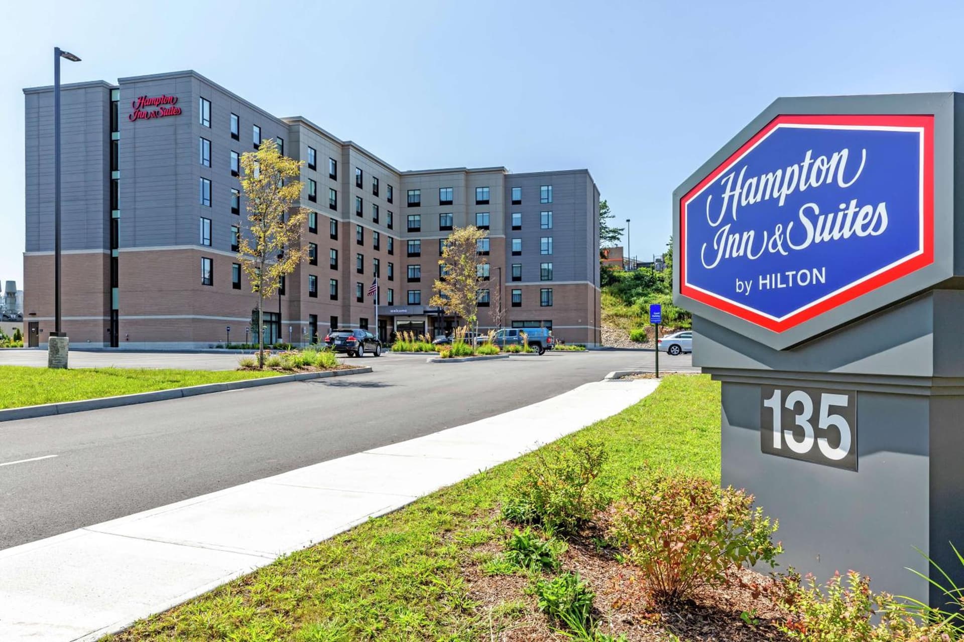 Hampton Inn & Suites Boston/Waltham — hotel in Waltham, Massachusetts