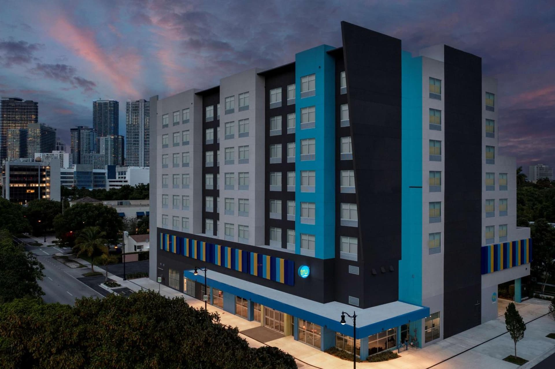 Tru By Hilton Miami West Brickell property views in Miami, FL — gallery photo 3