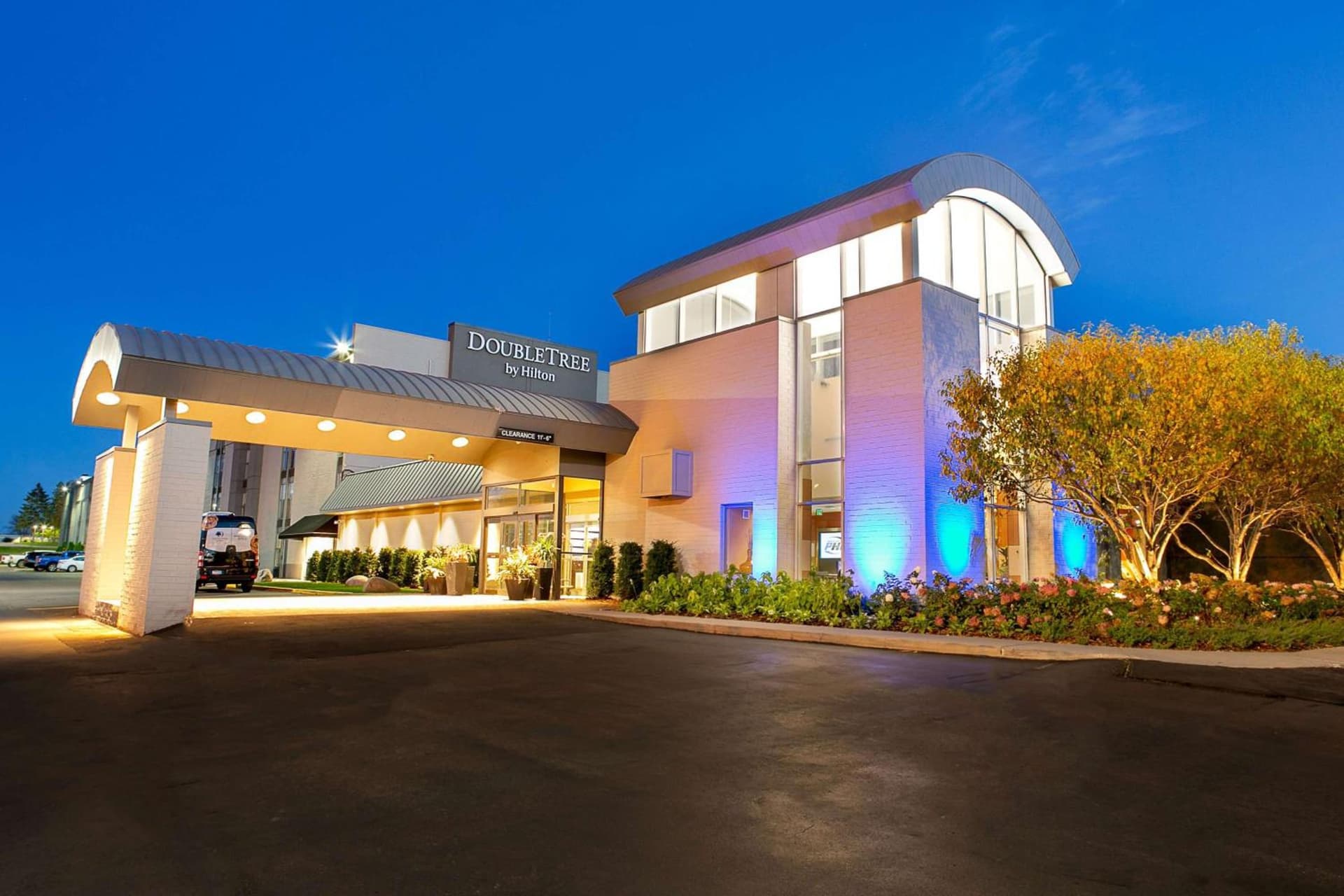 DoubleTree by Hilton Roseville Minneapolis — hotel in Roseville, Minnesota